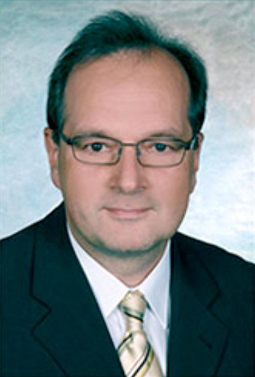 Dr. Raimund Schwarz